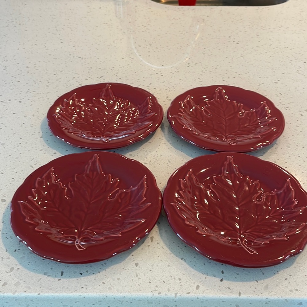Longaberger Falling Leaves Leaf Plates Set of 4.